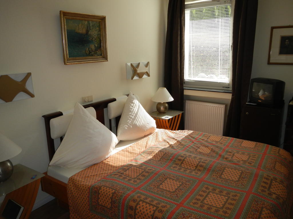 Hotel Villa Meererbusch Мербуш Номер фото
