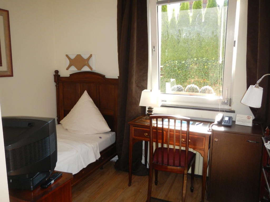 Hotel Villa Meererbusch Мербуш Номер фото