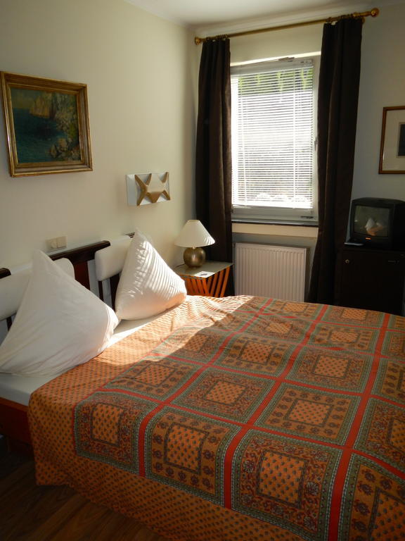 Hotel Villa Meererbusch Мербуш Экстерьер фото